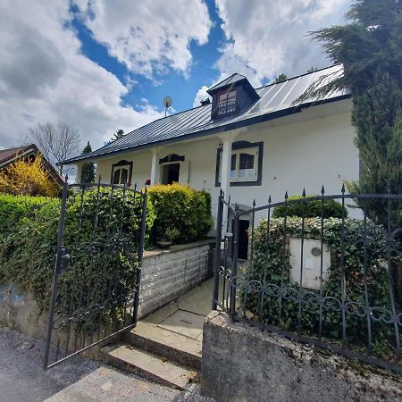 Villa Amalia, Centrum Banska Stiavnica, Parkovanie Pre 2 Auta, Velka Zahrada S Krbom, Cela Villa Amalia Pre 14 Osob Alebo Samostatne Nezavisle Prve Podlazie Villa Ama Pre 6 Osob Alebo Samostatne Nezavisle Podkrovie Villa Lia Pre 8 Osob,Pristup Cez Pi Buitenkant foto