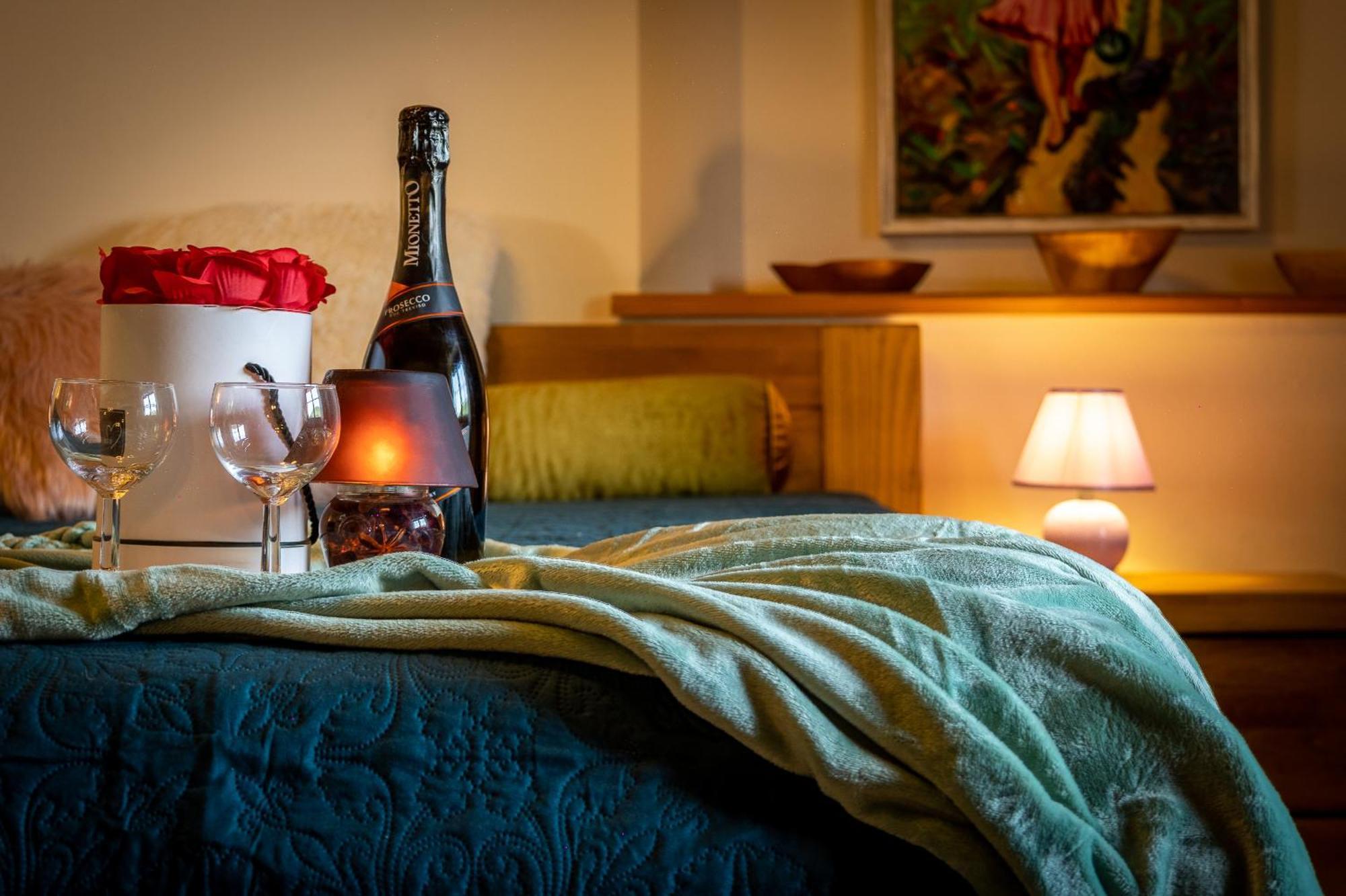 Villa Amalia, Centrum Banska Stiavnica, Parkovanie Pre 2 Auta, Velka Zahrada S Krbom, Cela Villa Amalia Pre 14 Osob Alebo Samostatne Nezavisle Prve Podlazie Villa Ama Pre 6 Osob Alebo Samostatne Nezavisle Podkrovie Villa Lia Pre 8 Osob,Pristup Cez Pi Buitenkant foto