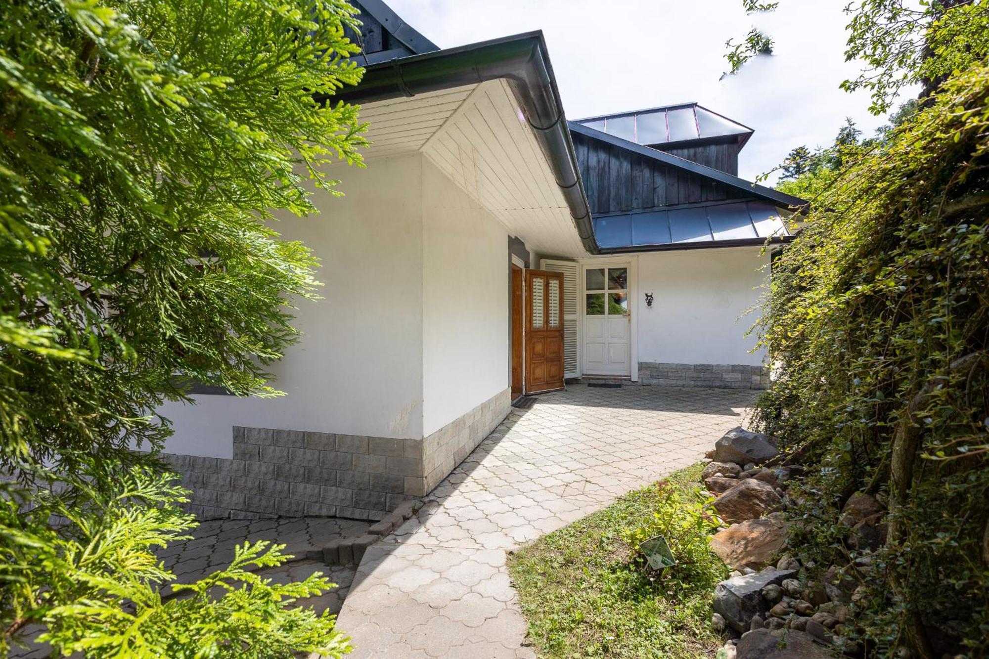 Villa Amalia, Centrum Banska Stiavnica, Parkovanie Pre 2 Auta, Velka Zahrada S Krbom, Cela Villa Amalia Pre 14 Osob Alebo Samostatne Nezavisle Prve Podlazie Villa Ama Pre 6 Osob Alebo Samostatne Nezavisle Podkrovie Villa Lia Pre 8 Osob,Pristup Cez Pi Buitenkant foto