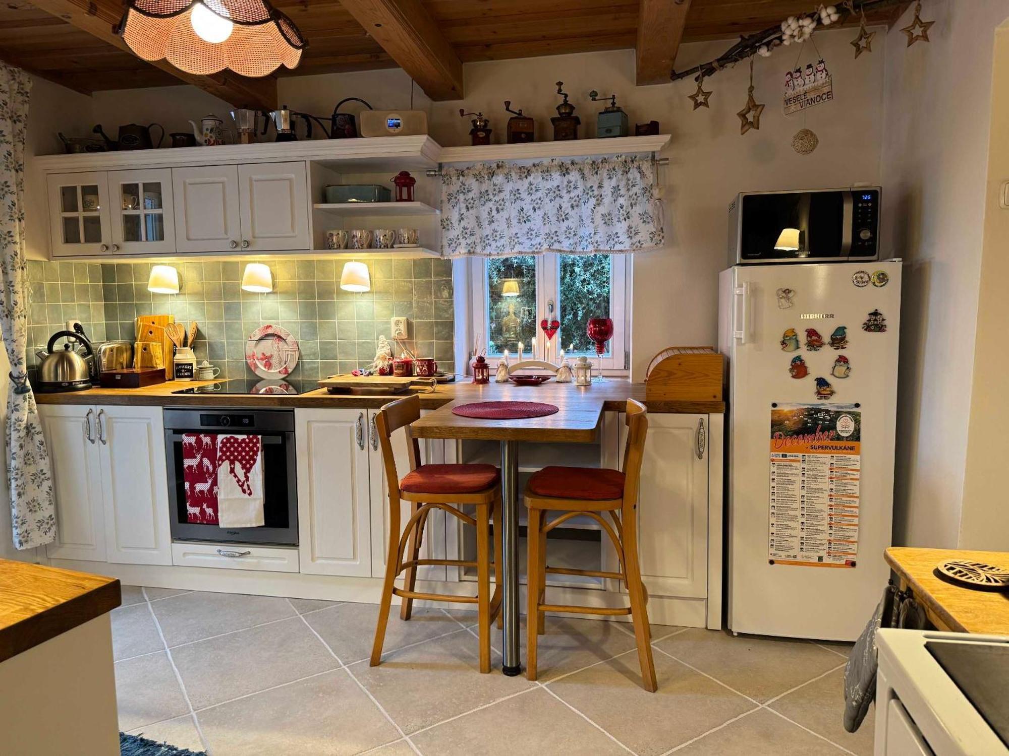 Villa Amalia, Centrum Banska Stiavnica, Parkovanie Pre 2 Auta, Velka Zahrada S Krbom, Cela Villa Amalia Pre 14 Osob Alebo Samostatne Nezavisle Prve Podlazie Villa Ama Pre 6 Osob Alebo Samostatne Nezavisle Podkrovie Villa Lia Pre 8 Osob,Pristup Cez Pi Buitenkant foto