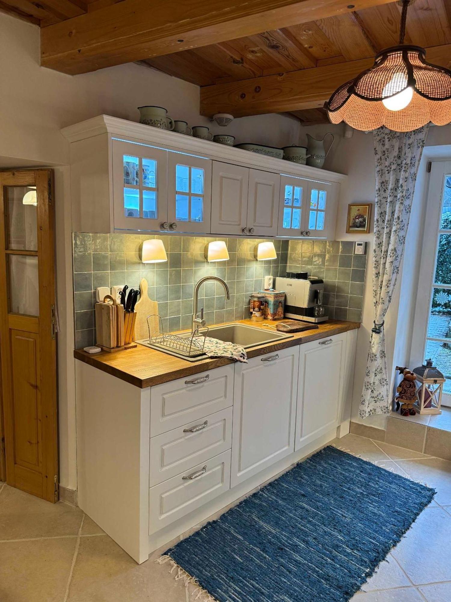 Villa Amalia, Centrum Banska Stiavnica, Parkovanie Pre 2 Auta, Velka Zahrada S Krbom, Cela Villa Amalia Pre 14 Osob Alebo Samostatne Nezavisle Prve Podlazie Villa Ama Pre 6 Osob Alebo Samostatne Nezavisle Podkrovie Villa Lia Pre 8 Osob,Pristup Cez Pi Buitenkant foto